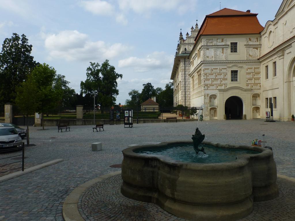 Penzion V Podzámčí Litomyšl Esterno foto